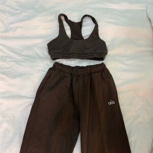 Alo Brown Accolade Sweatpants Set